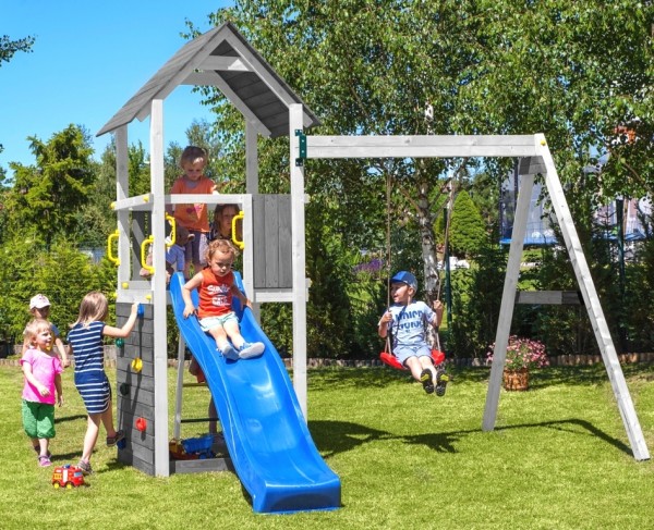 Fungoo Spielturm Carol 2 in Grau-Weiss mit Holzdach, Leiter, Kletterwand, blaue Rutsche und Schaukel