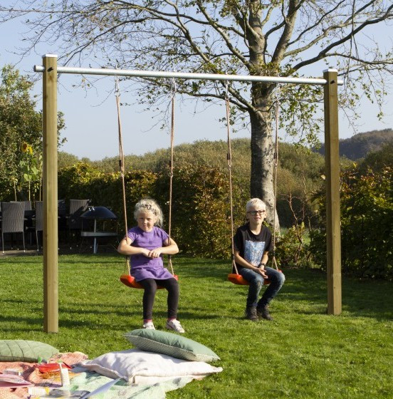 Doppelschaukel 250x210 cm mit Stahlrohrstange und Schaukelsitze