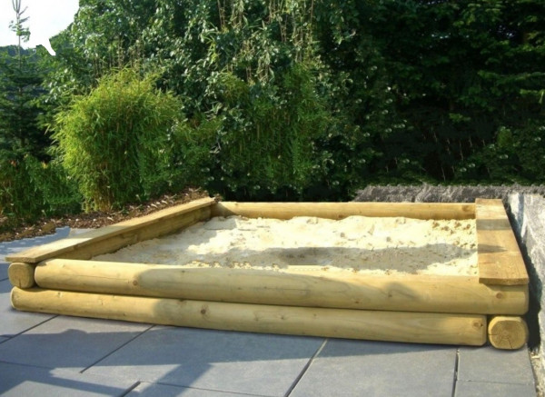 Sandkasten Stabil 240 x 240 cm aus Rundholz