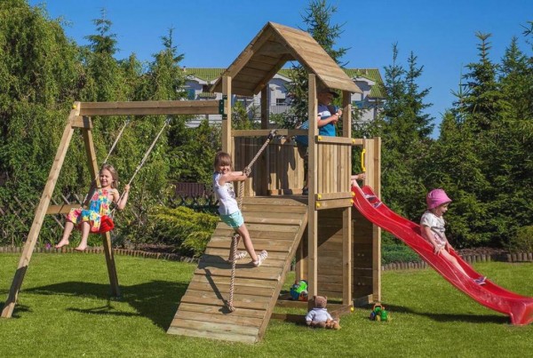 Spielturm Carol 3 mit Rutsche blau, Holzdach, Schaukel und Kletterwand